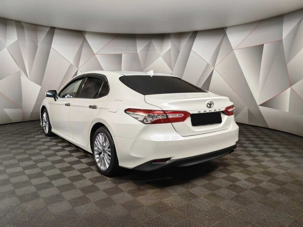 Toyota Camry с пробегом — 2020 год. Фото: #3