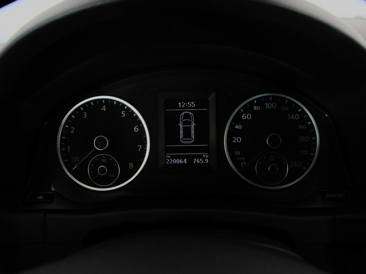 Volkswagen Tiguan с пробегом — 2010 год. Фото: #12