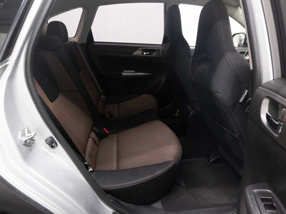 Subaru Impreza с пробегом — 2010 год. Фото: #11