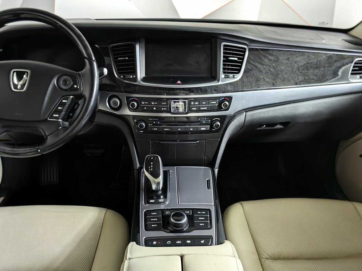 Hyundai Equus с пробегом — 2013 год. Фото: #10