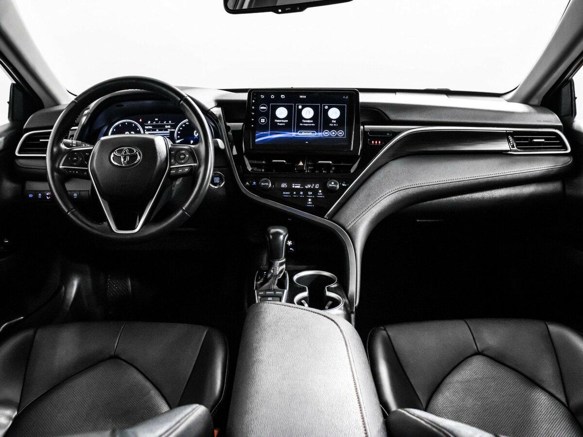 Toyota Camry с пробегом — 2022 год. Фото: #8