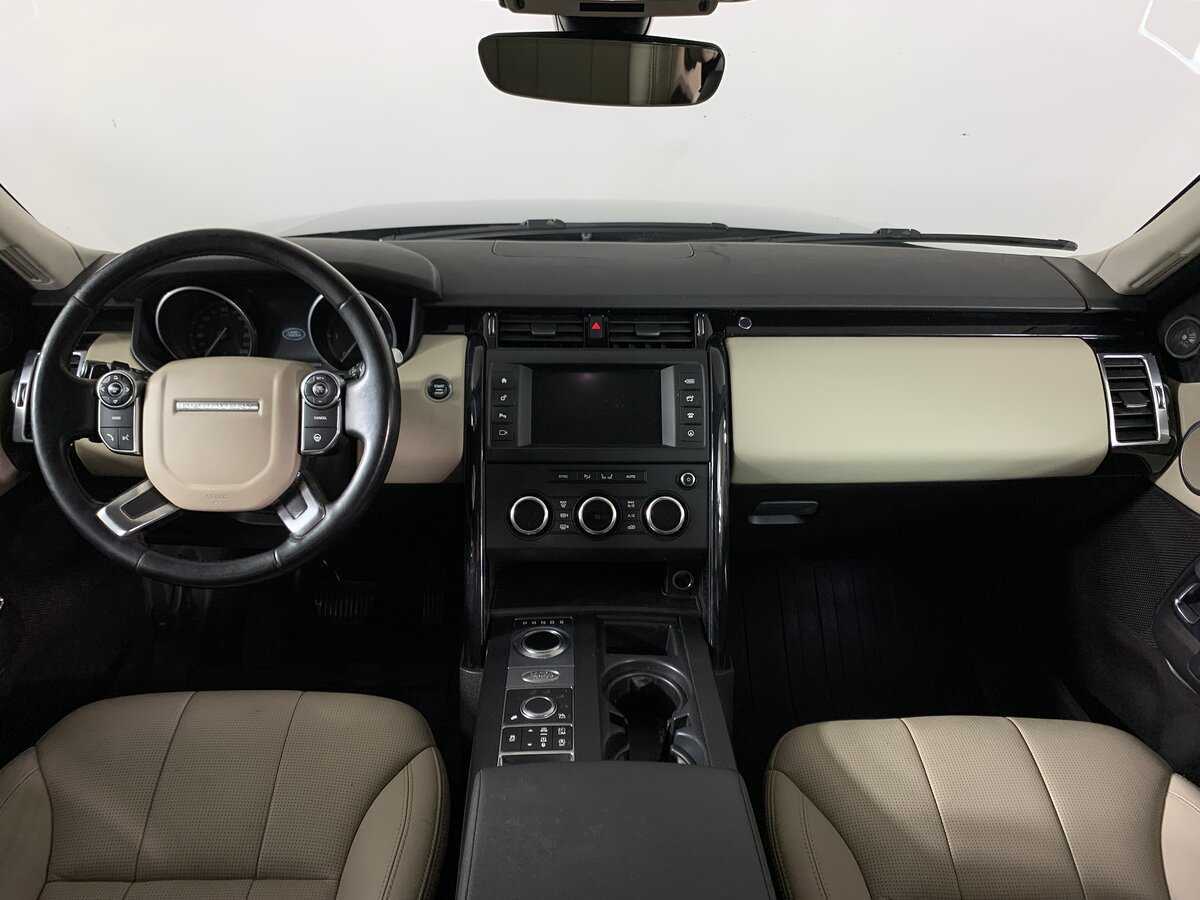 Land Rover Discovery с пробегом — 2017 год. Фото: #11