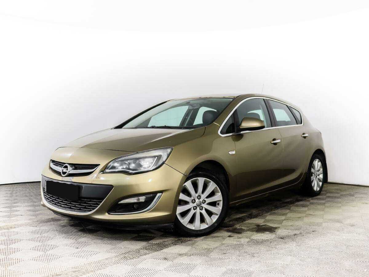 Opel Astra с пробегом — 2013 год. Фото: #0