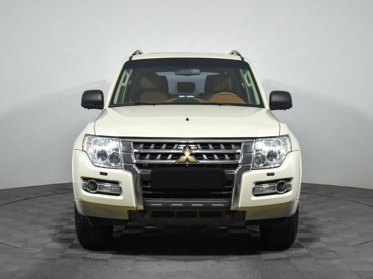 Mitsubishi Pajero с пробегом — 2022 год. Фото: #1