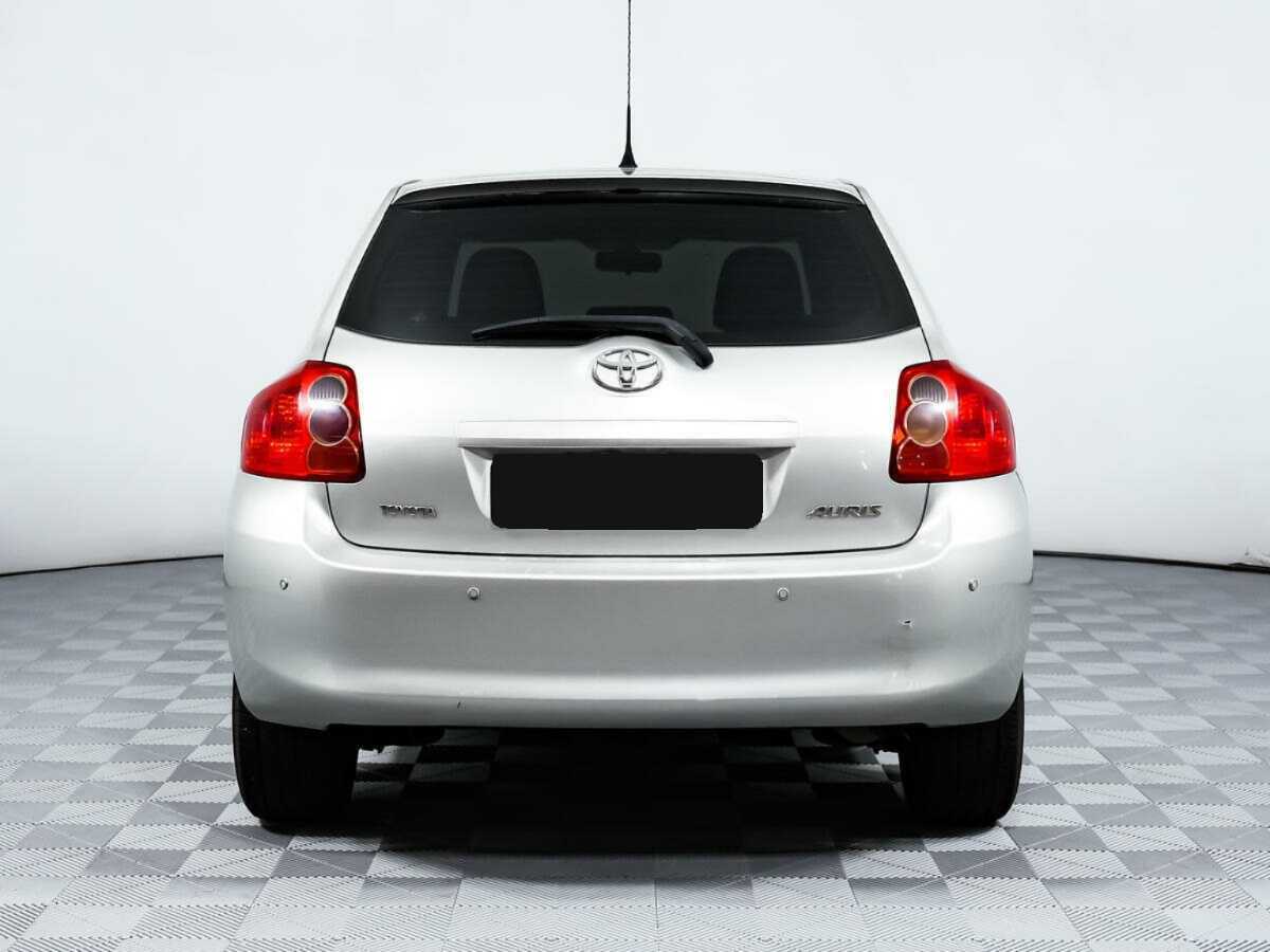 Toyota Auris с пробегом — 2008 год. Фото: #5