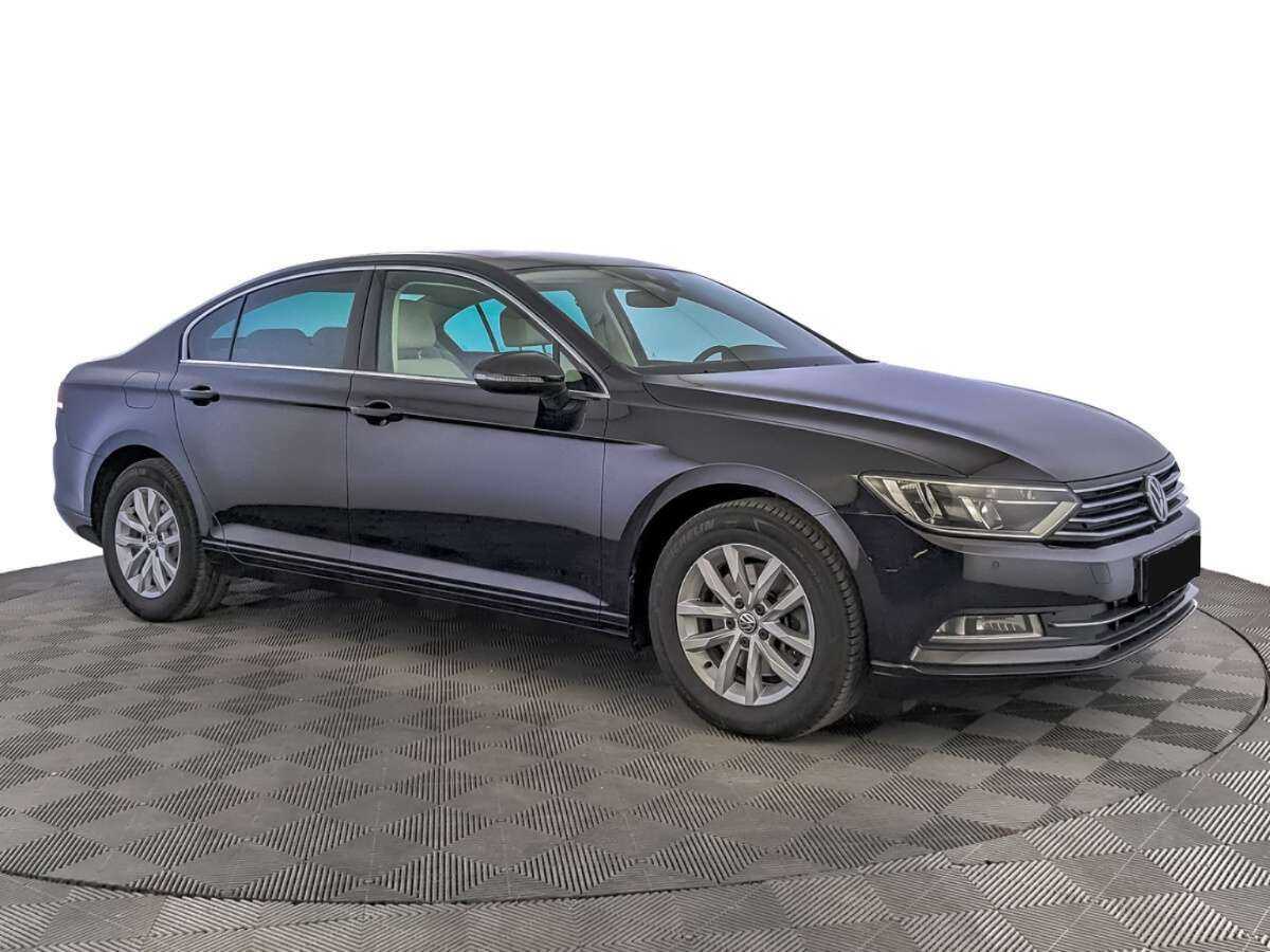 Volkswagen Passat с пробегом — 2018 год. Фото: #2