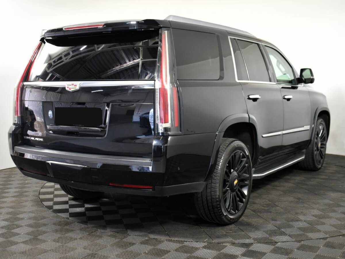 Cadillac Escalade с пробегом — 2018 год. Фото: #3