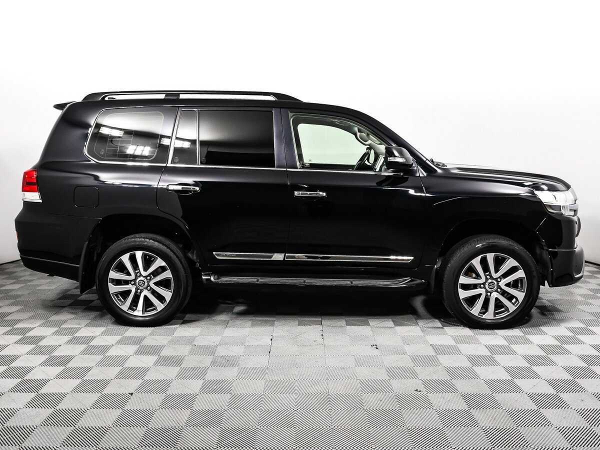 Toyota Land Cruiser с пробегом — 2017 год. Фото: #3