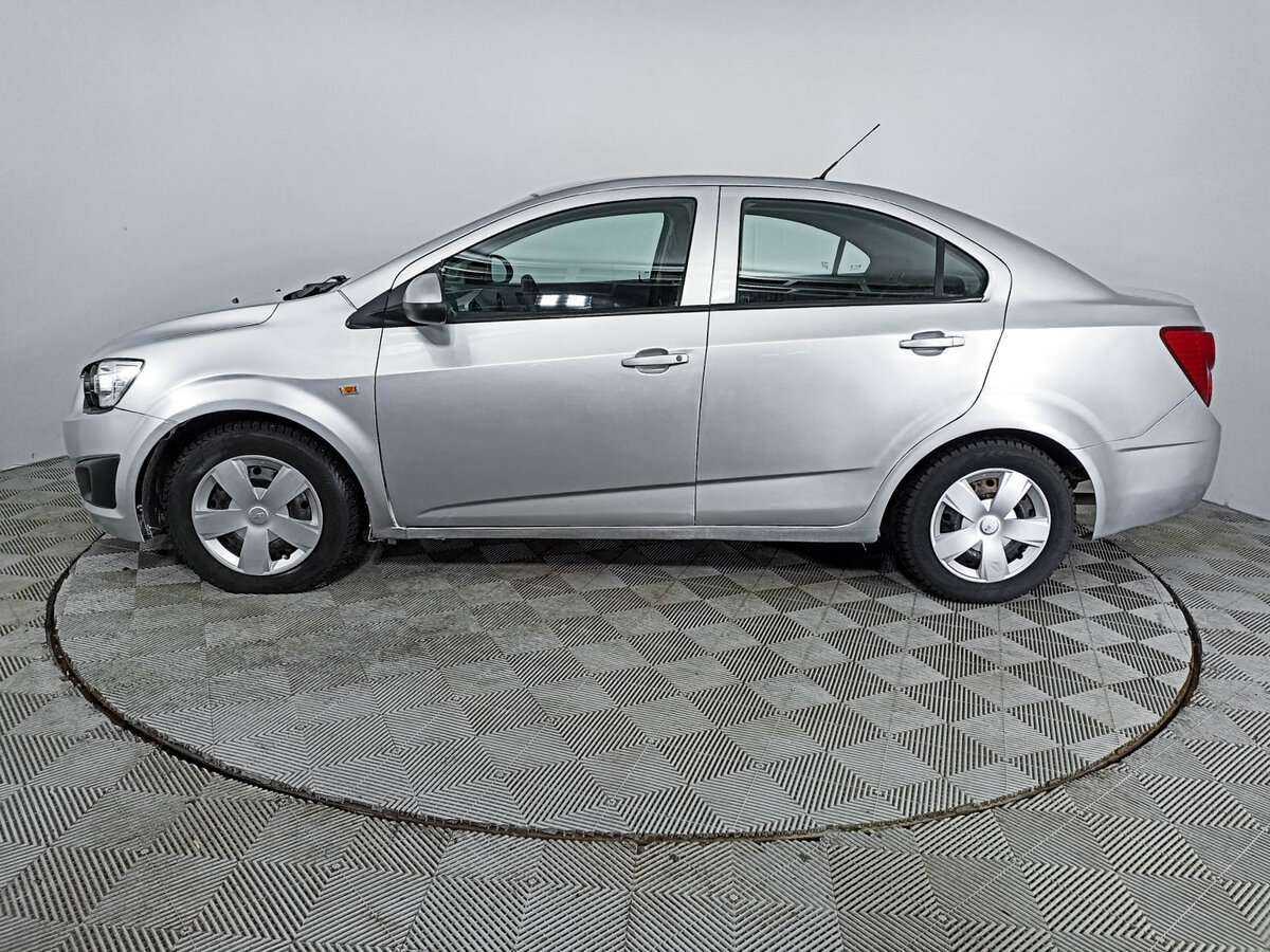 Chevrolet Aveo с пробегом — 2013 год. Фото: #7