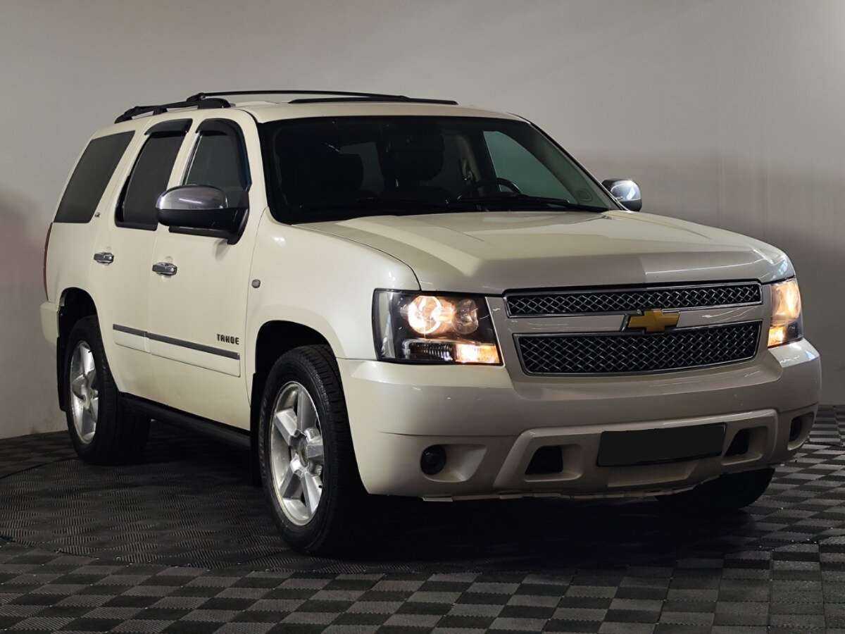 Chevrolet Tahoe с пробегом — 2012 год. Фото: #2
