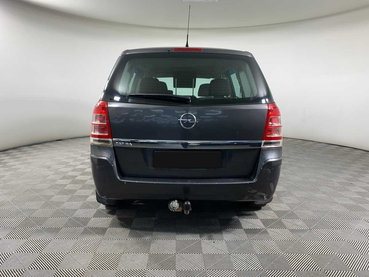 Opel Zafira с пробегом — 2010 год. Фото: #5