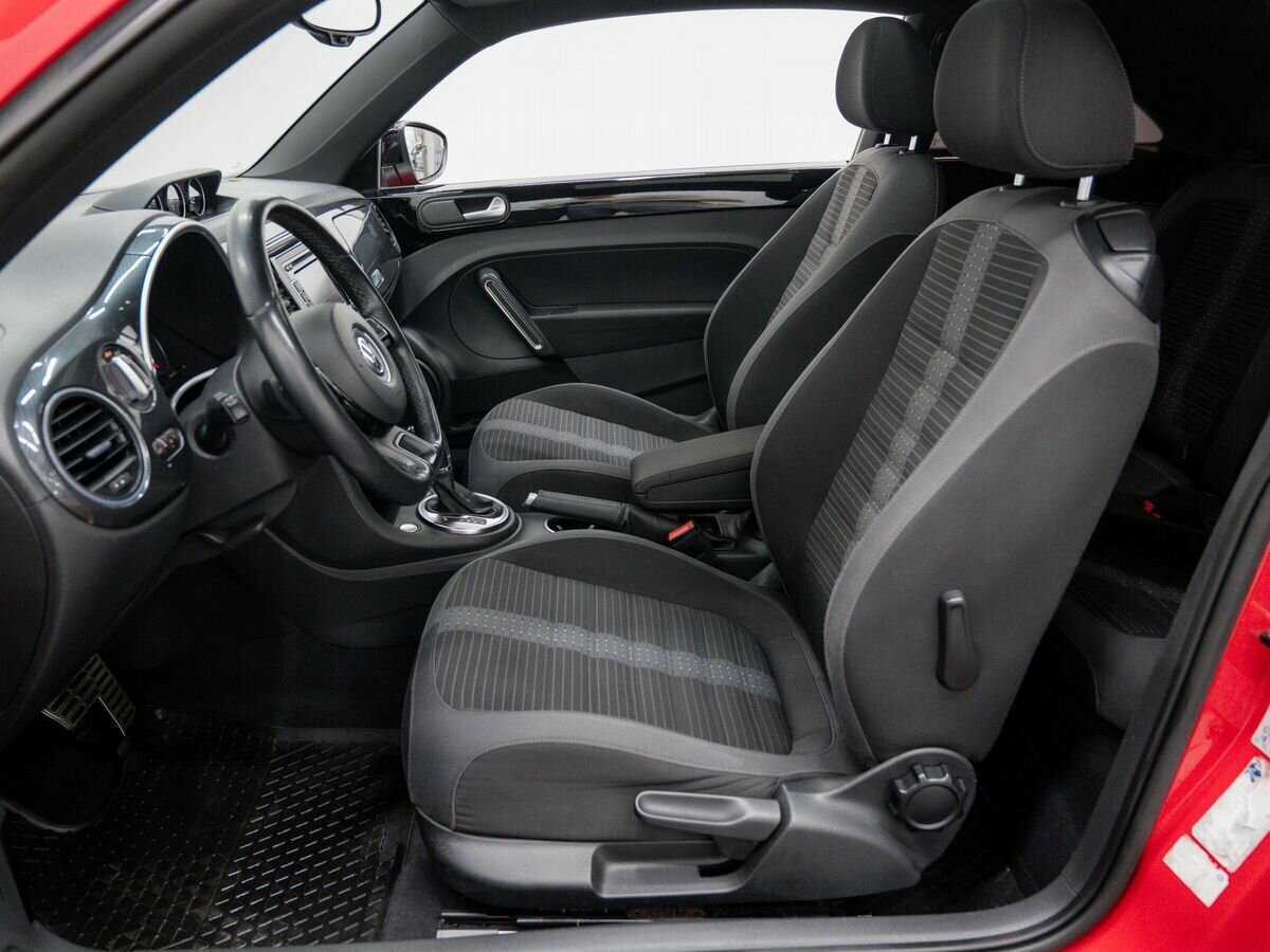 Volkswagen Beetle с пробегом — 2014 год. Фото: #12
