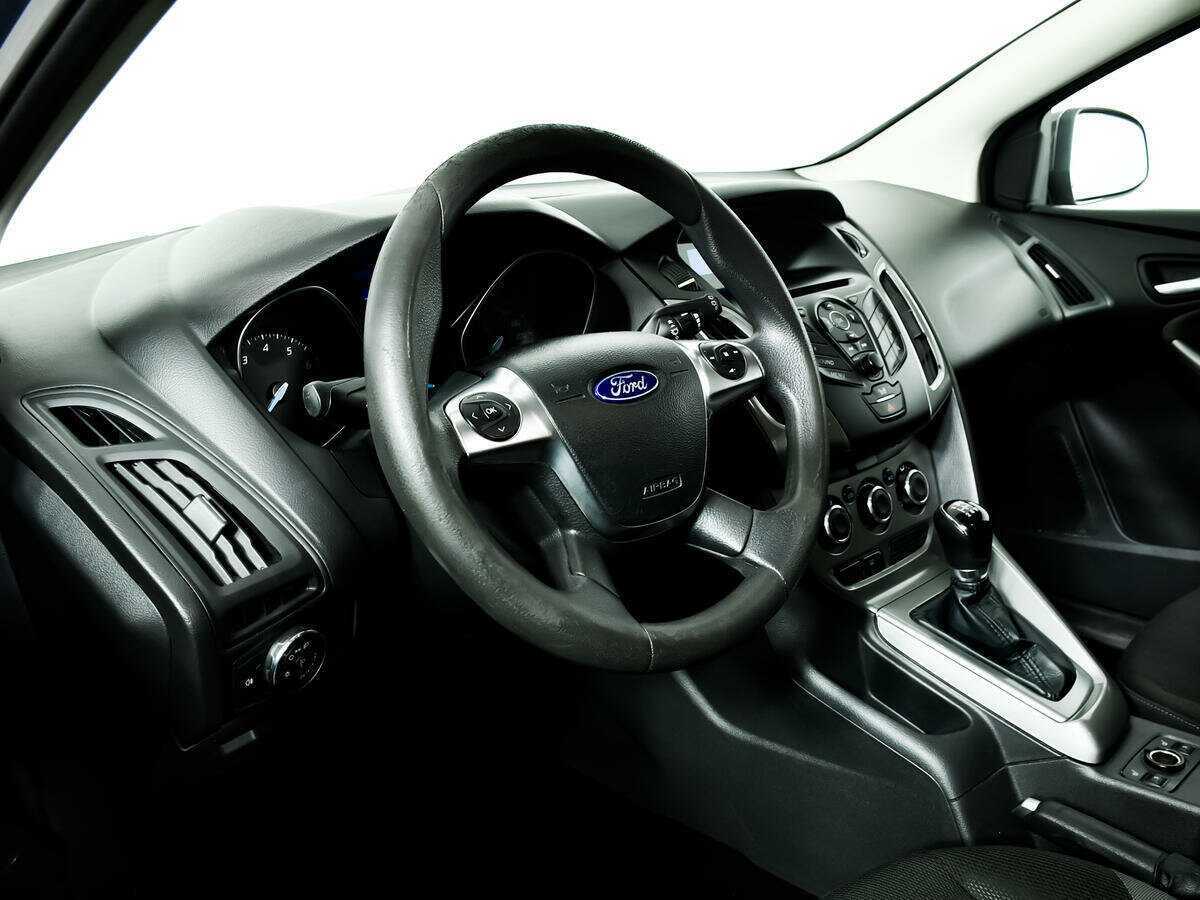 Ford Focus с пробегом — 2011 год. Фото: #12