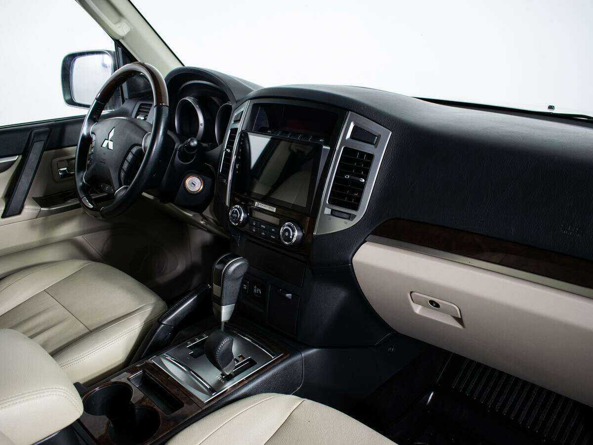 Mitsubishi Pajero с пробегом — 2019 год. Фото: #8