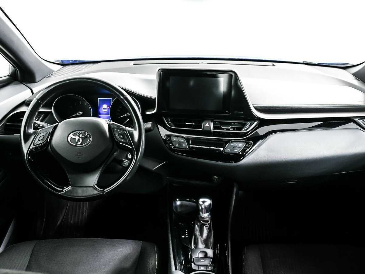 Toyota C-HR с пробегом — 2018 год. Фото: #10