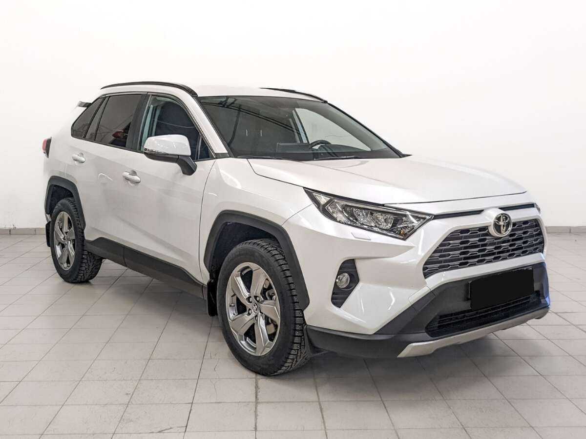 Toyota RAV4 с пробегом — 2021 год. Фото: #2