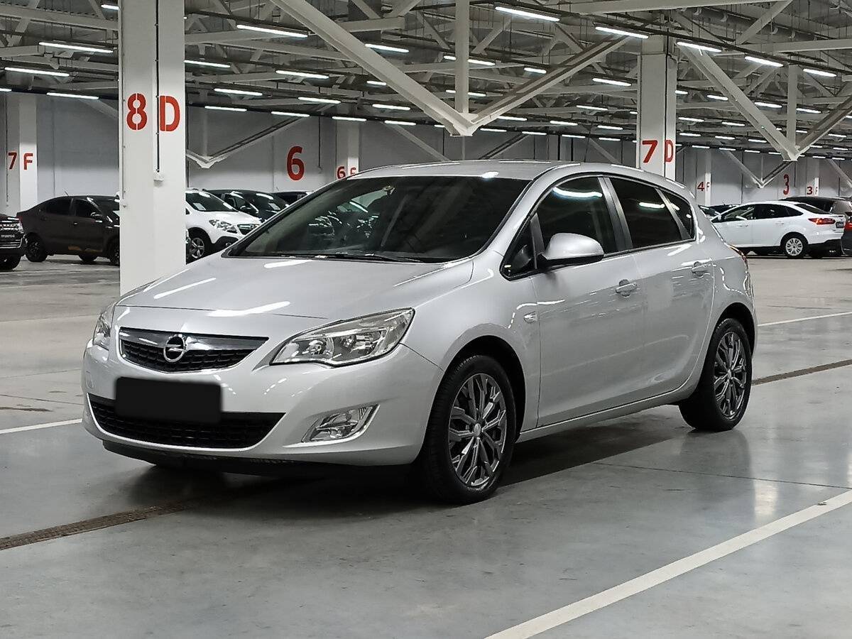 Opel Astra с пробегом — 2011 год. Фото: #0