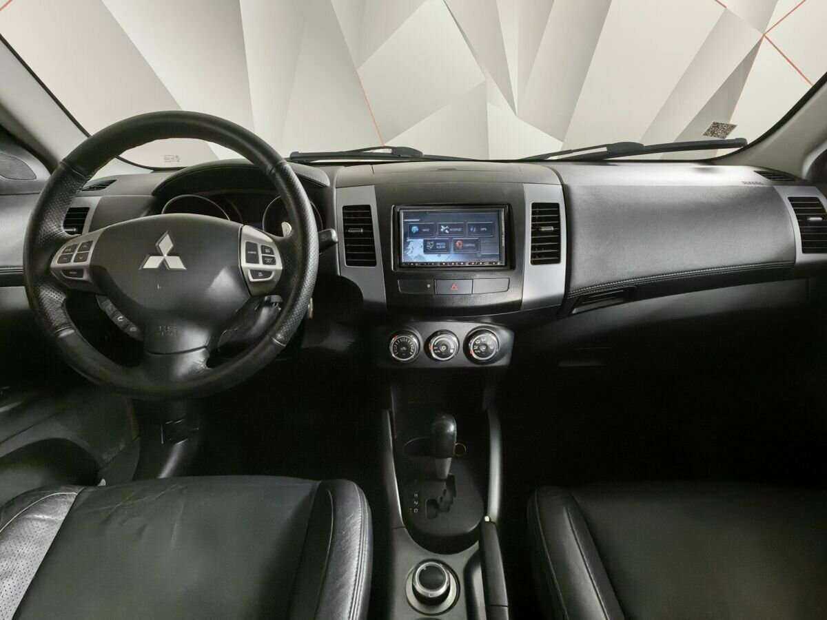 Mitsubishi Outlander с пробегом — 2011 год. Фото: #9