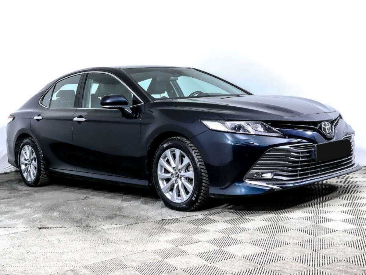 Toyota Camry с пробегом — 2020 год. Фото: #1