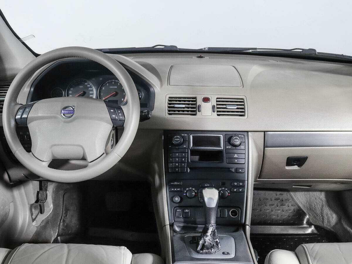 Volvo XC90 с пробегом — 2002 год. Фото: #11