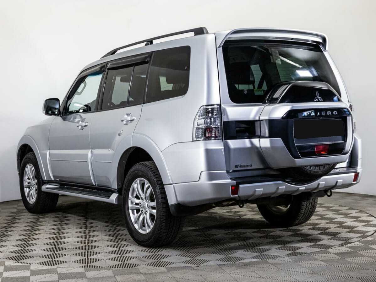 Mitsubishi Pajero с пробегом — 2017 год. Фото: #6