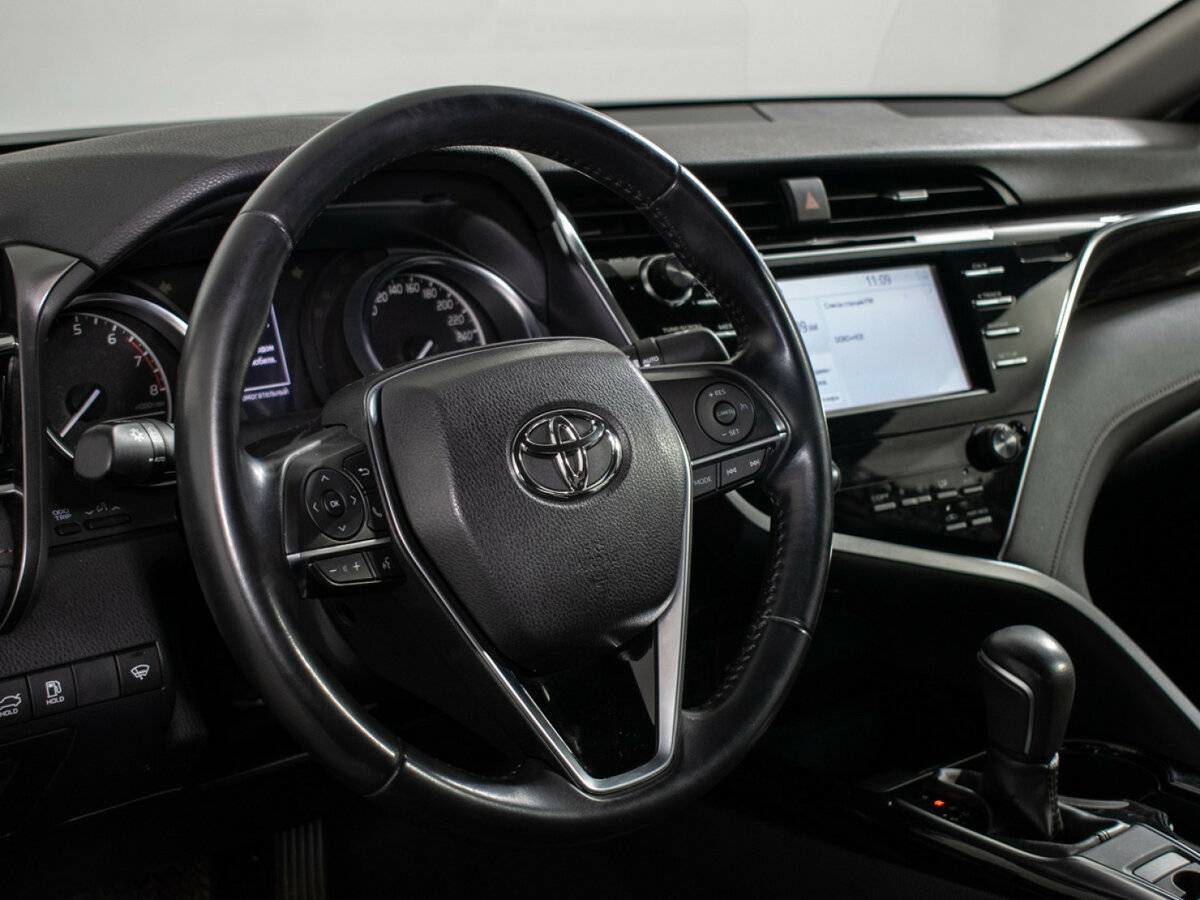 Toyota Camry с пробегом — 2020 год. Фото: #12