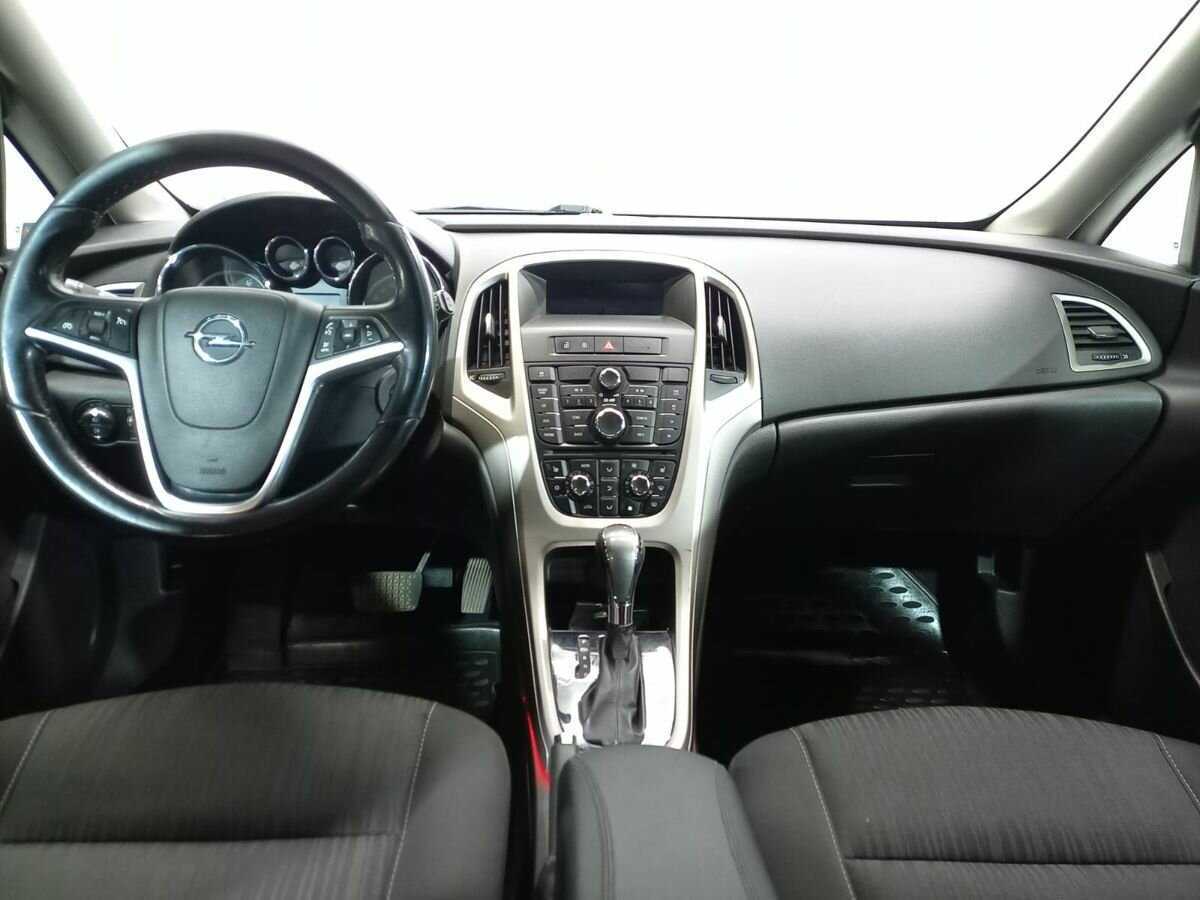 Opel Astra с пробегом — 2010 год. Фото: #8