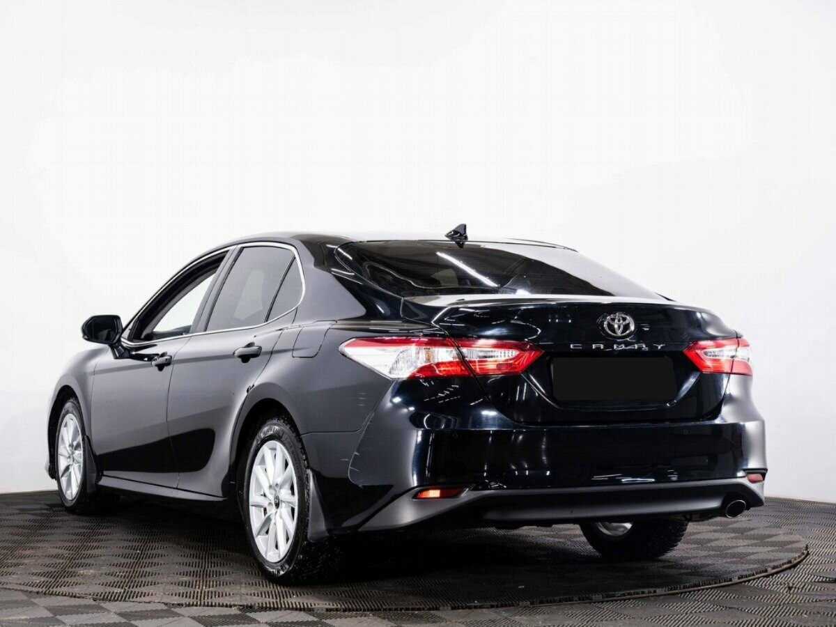 Toyota Camry с пробегом — 2021 год. Фото: #3