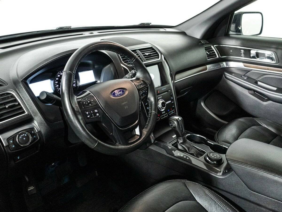 Ford Explorer с пробегом — 2018 год. Фото: #10