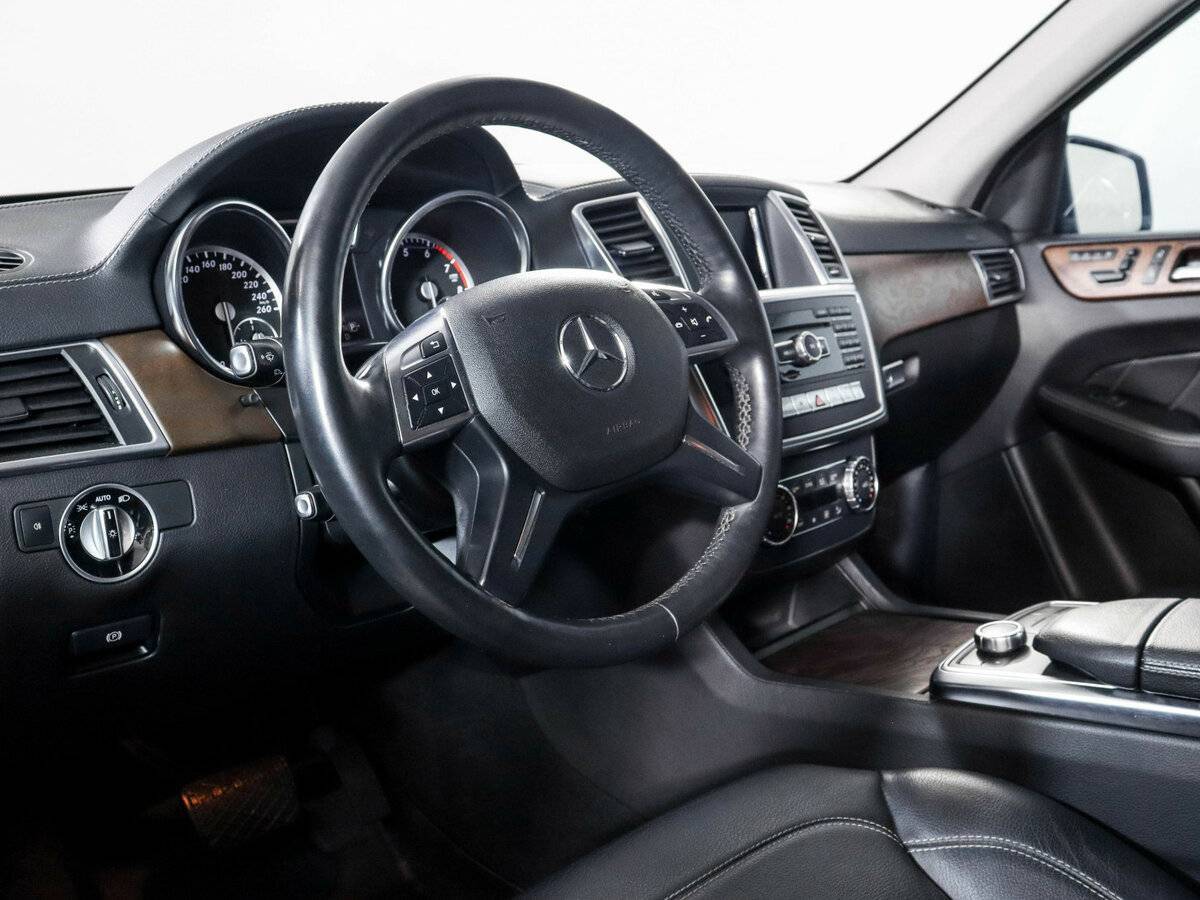 Mercedes-Benz GL-Класс с пробегом — 2014 год. Фото: #12
