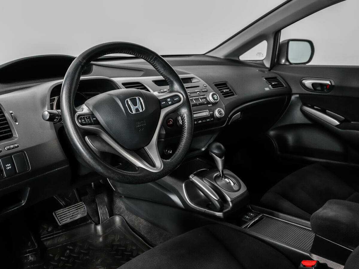 Honda Civic с пробегом — 2008 год. Фото: #6
