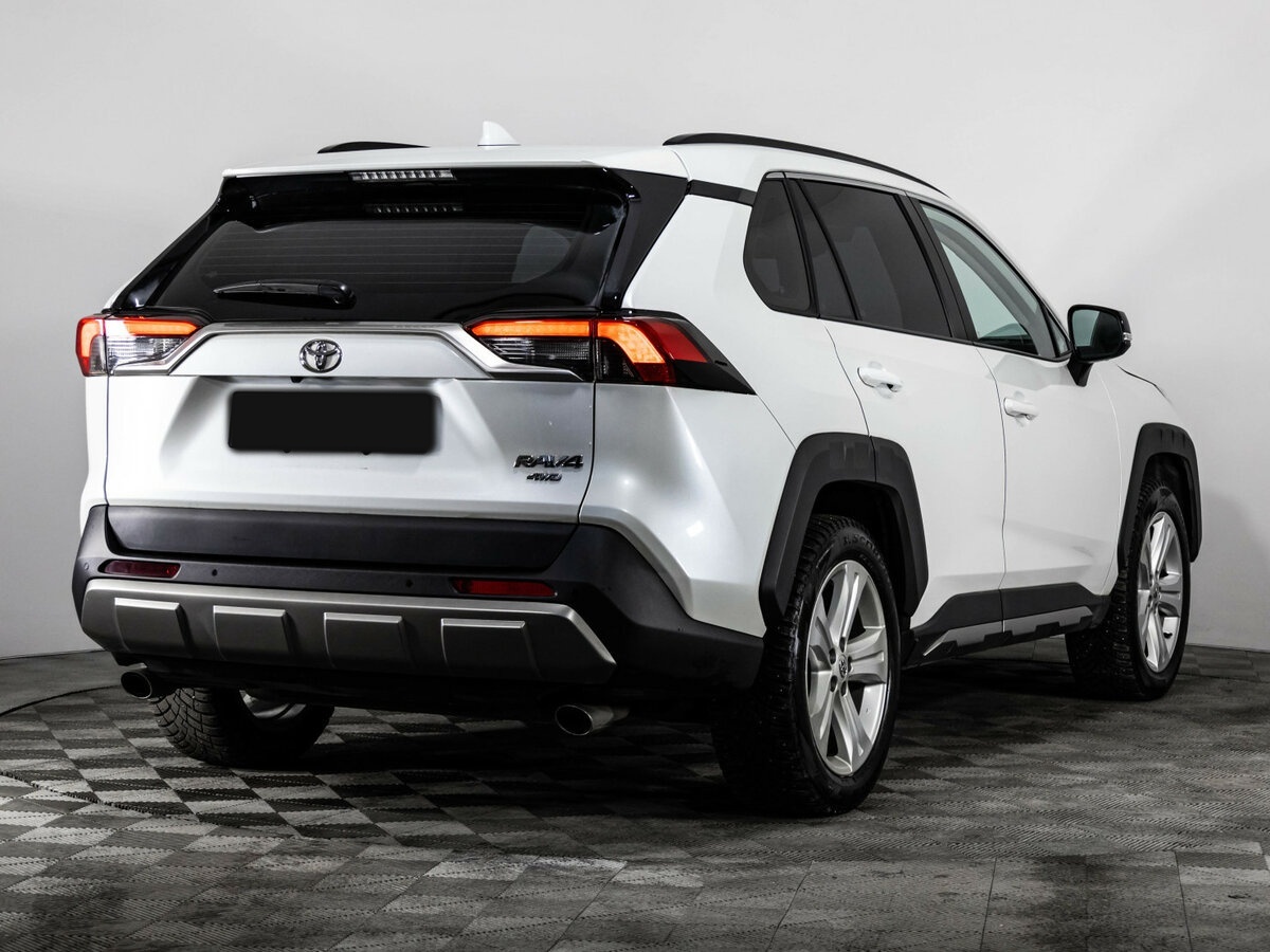 Toyota RAV4 с пробегом — 2022 год. Фото: #4