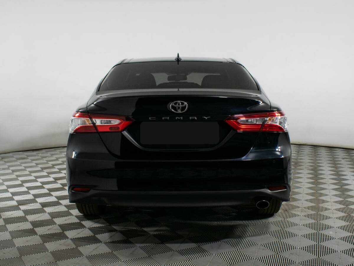 Toyota Camry с пробегом — 2021 год. Фото: #3
