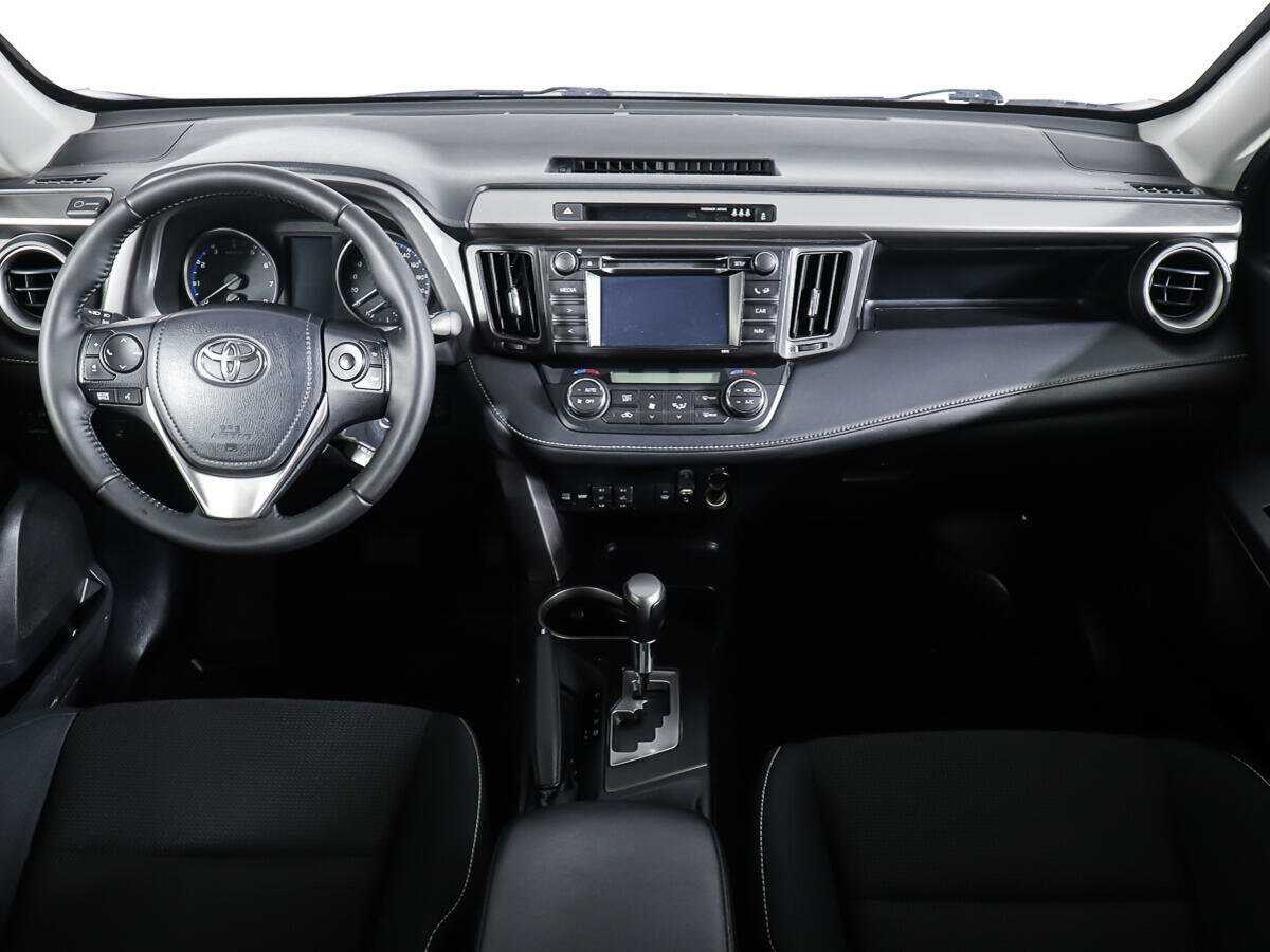 Toyota RAV4 с пробегом — 2016 год. Фото: #8