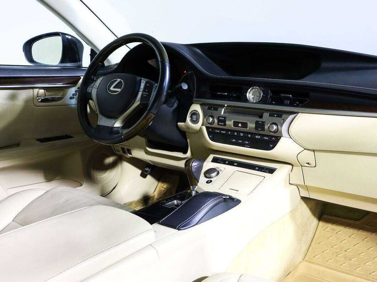 Lexus ES с пробегом — 2013 год. Фото: #6