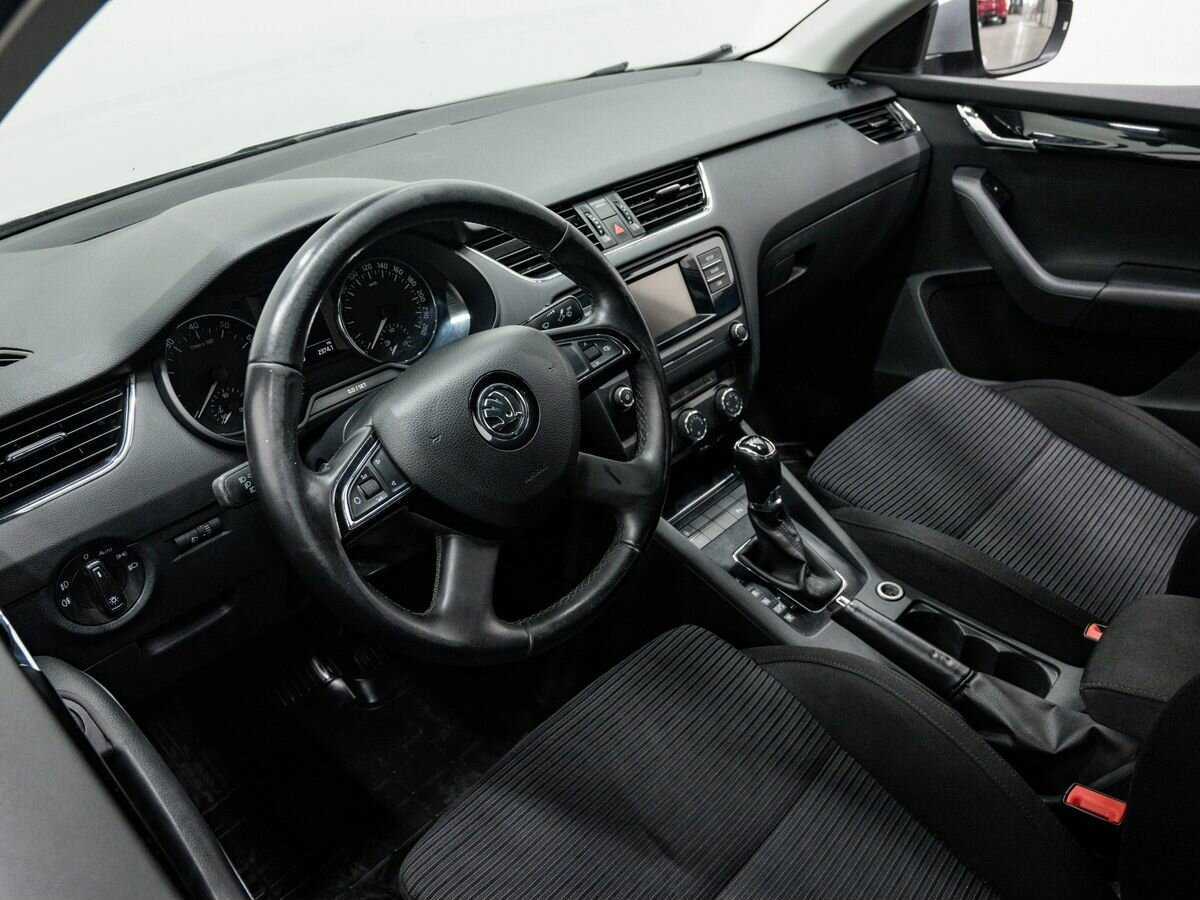 Skoda Octavia с пробегом — 2015 год. Фото: #9