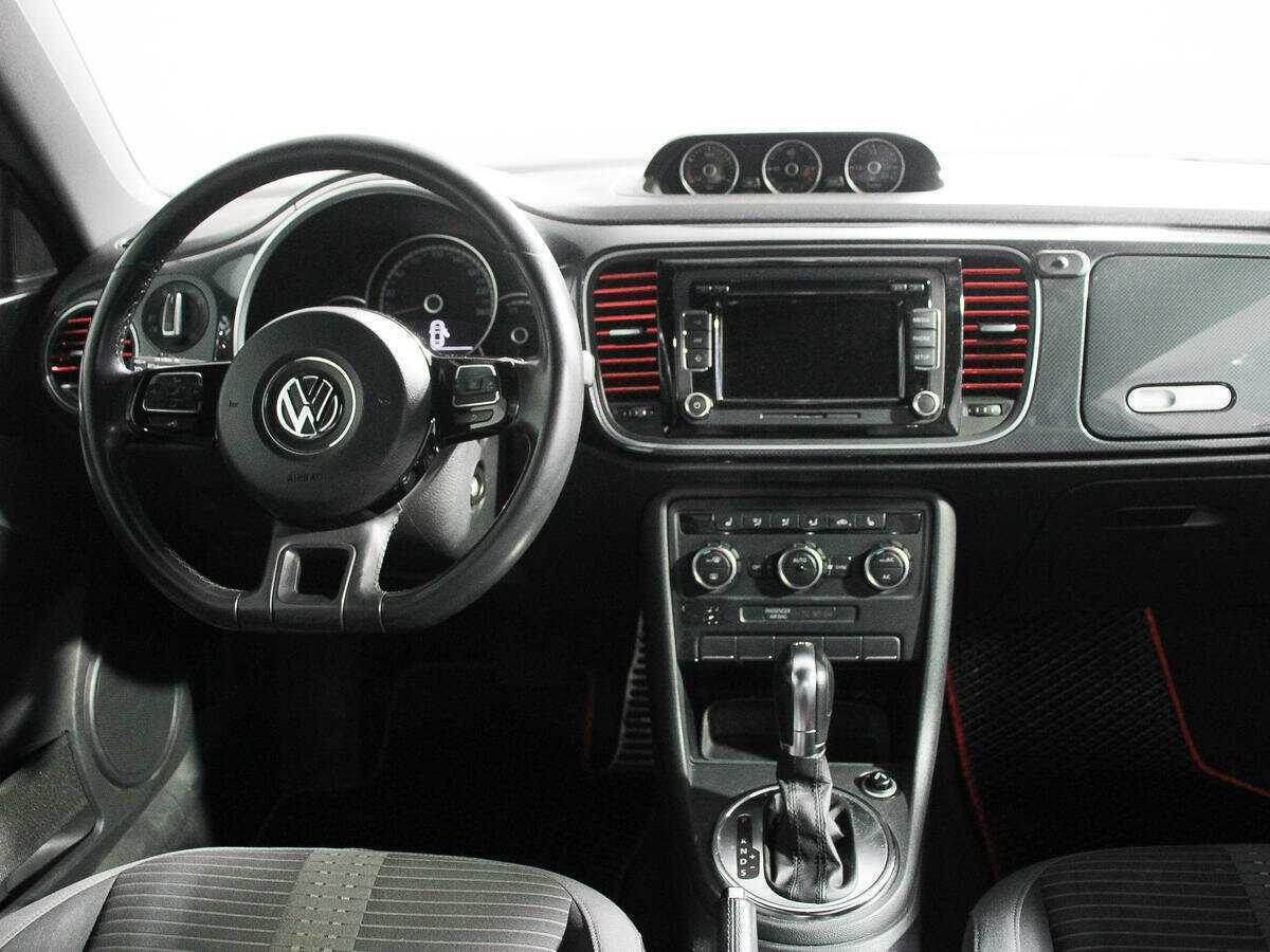 Volkswagen Beetle с пробегом — 2014 год. Фото: #9