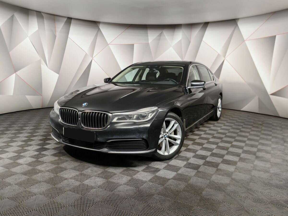 BMW 7 серии с пробегом — 2015 год. Фото: #0