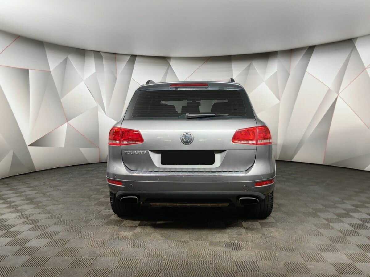 Volkswagen Touareg с пробегом — 2012 год. Фото: #6