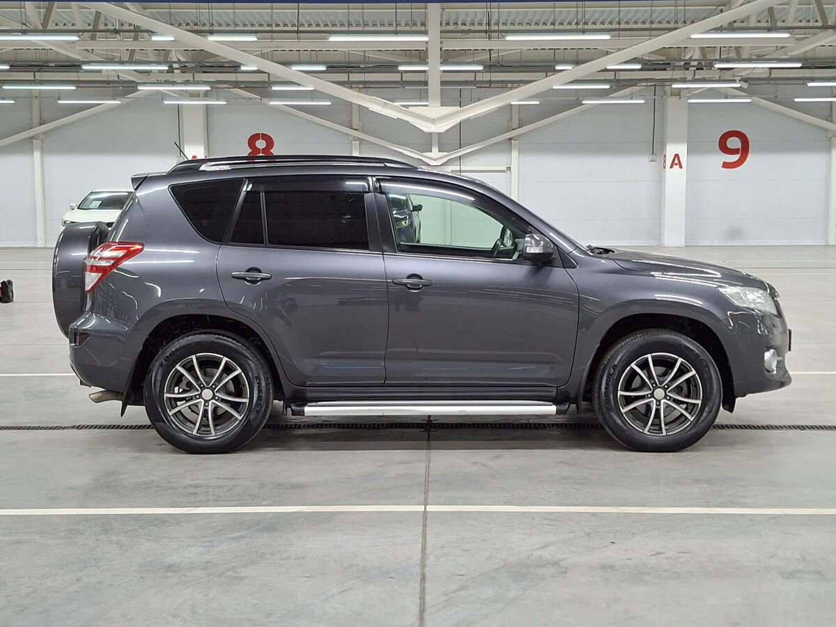 Toyota RAV4 с пробегом — 2011 год. Фото: #3