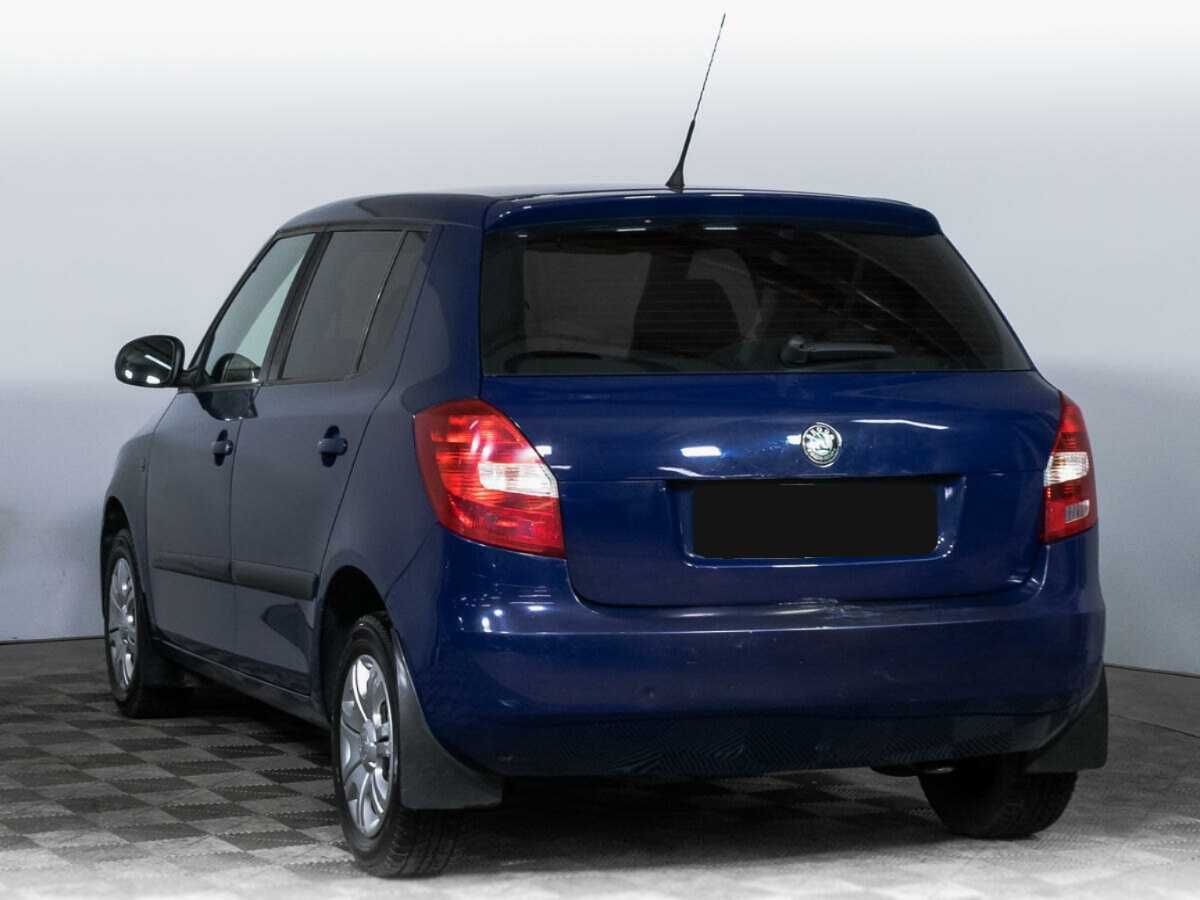 Skoda Fabia с пробегом — 2010 год. Фото: #6