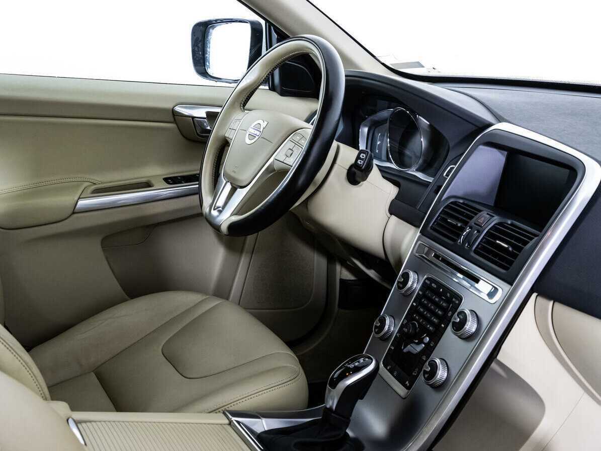 Volvo XC60 с пробегом — 2016 год. Фото: #10