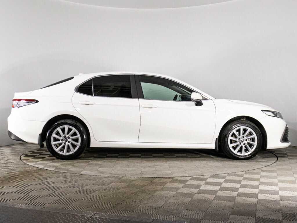 Toyota Camry с пробегом — 2021 год. Фото: #3