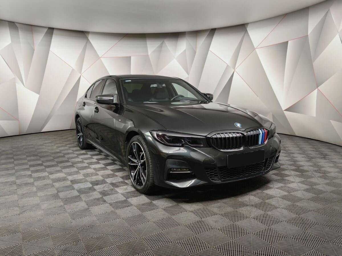 BMW 3 серии с пробегом — 2020 год. Фото: #1