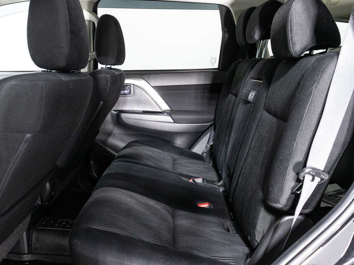 Mitsubishi Pajero Sport с пробегом — 2022 год. Фото: #9