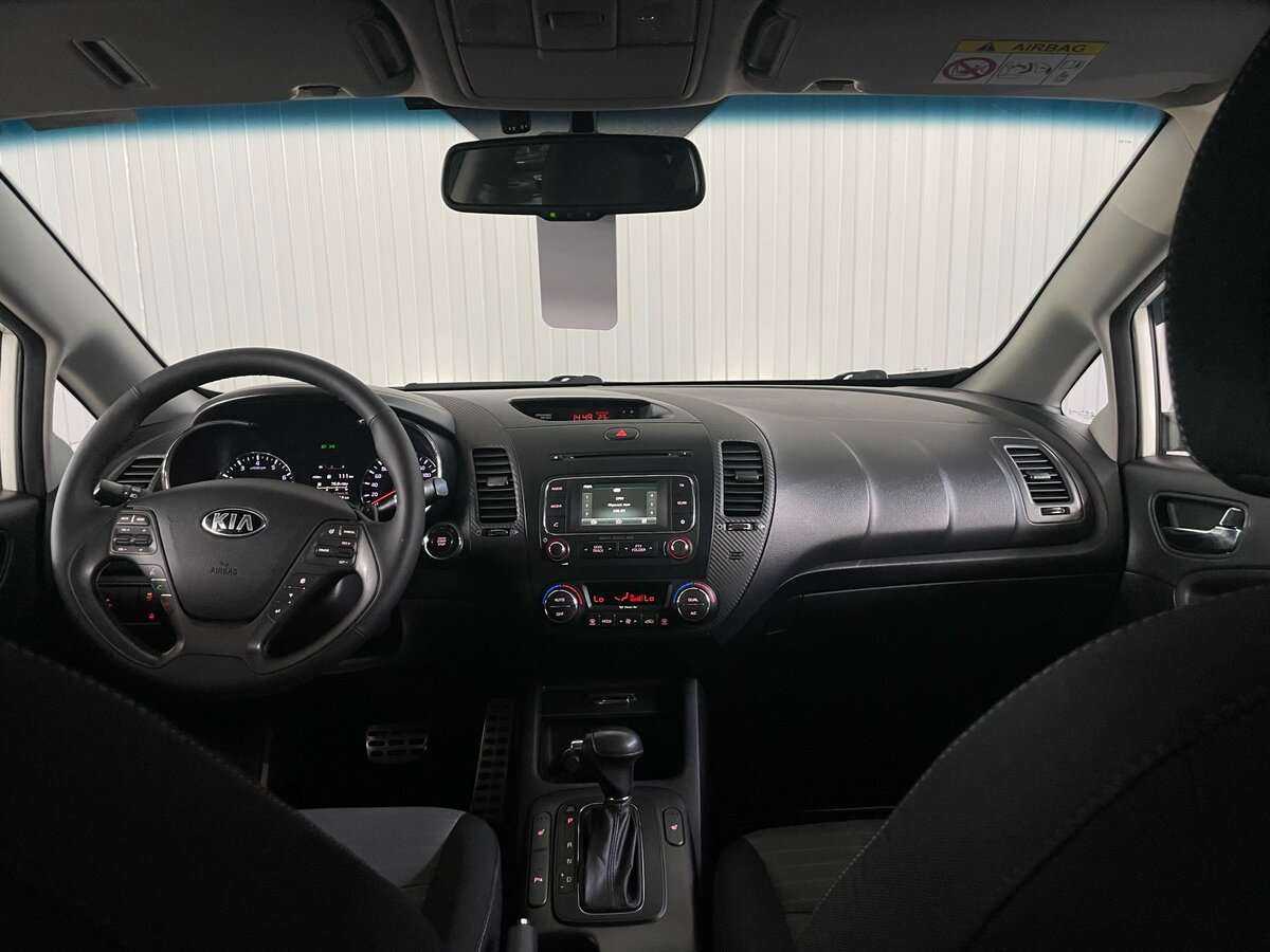 Kia Cerato с пробегом — 2014 год. Фото: #8