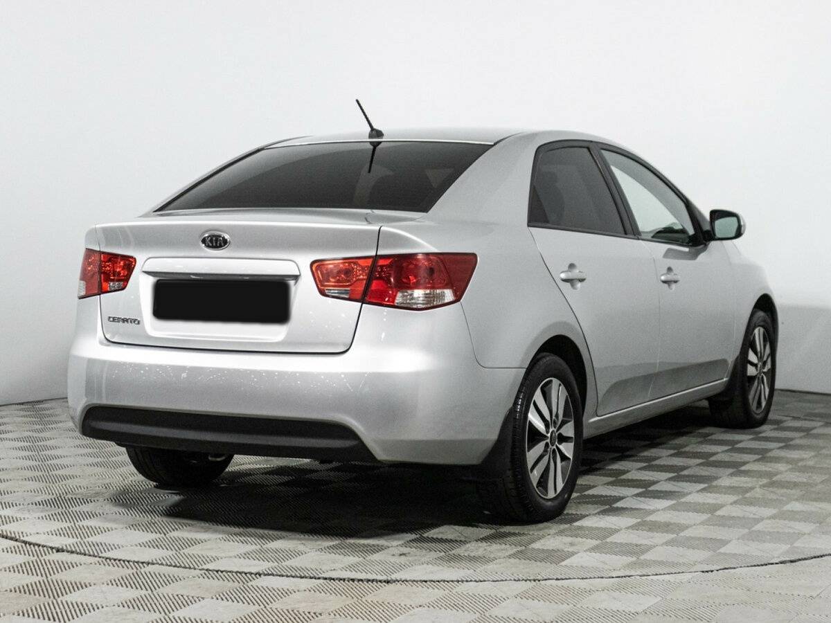 Kia Cerato с пробегом — 2012 год. Фото: #4