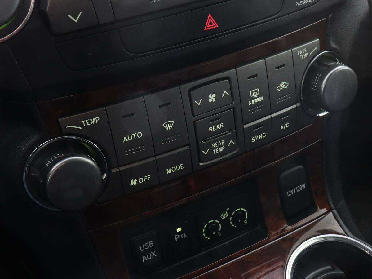 Toyota Highlander с пробегом — 2011 год. Фото: #14