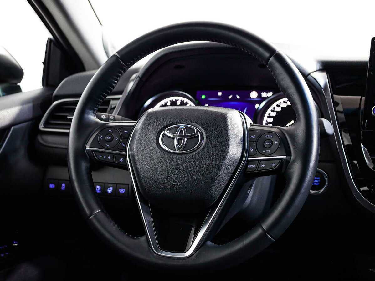 Toyota Camry с пробегом — 2021 год. Фото: #22