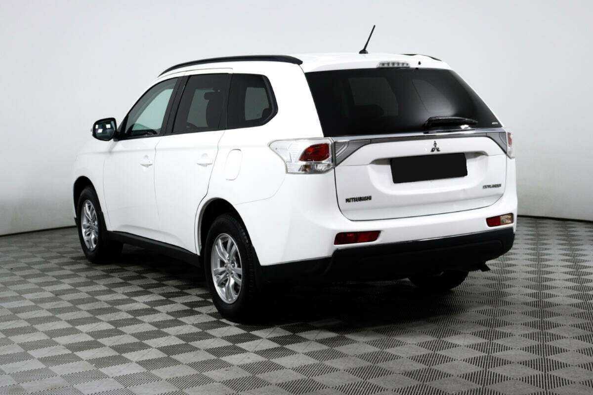 Mitsubishi Outlander с пробегом — 2013 год. Фото: #6